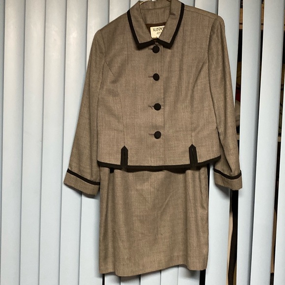 Kasper A.S.L. Petite suit - Picture 1 of 8